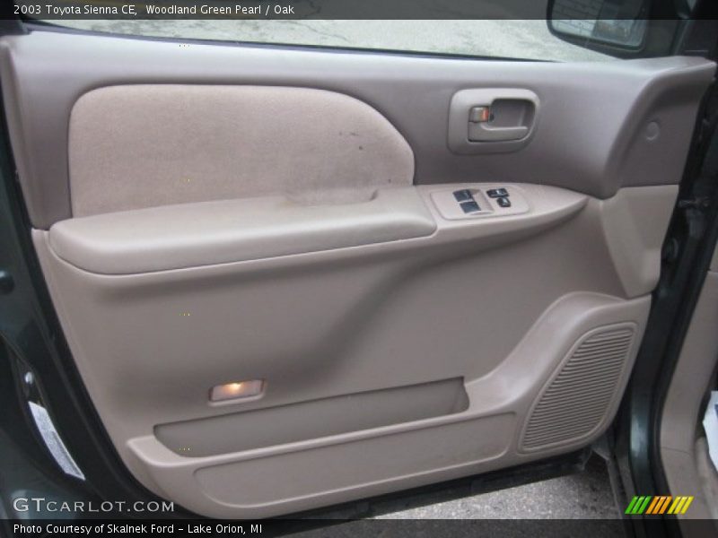 Woodland Green Pearl / Oak 2003 Toyota Sienna CE