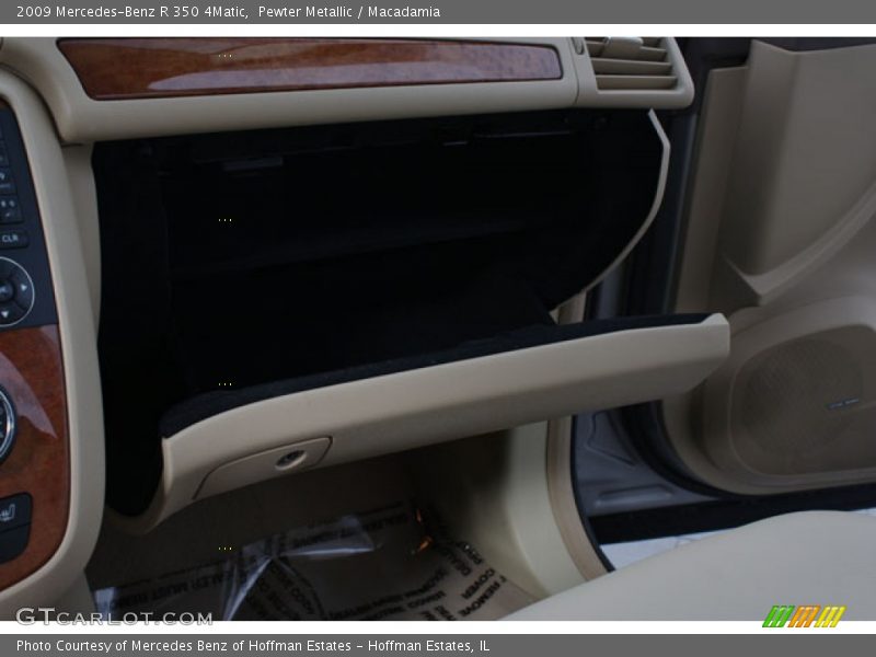 Pewter Metallic / Macadamia 2009 Mercedes-Benz R 350 4Matic