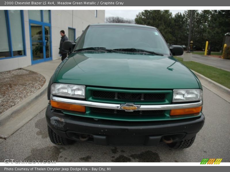 Meadow Green Metallic / Graphite Gray 2000 Chevrolet Blazer LS 4x4