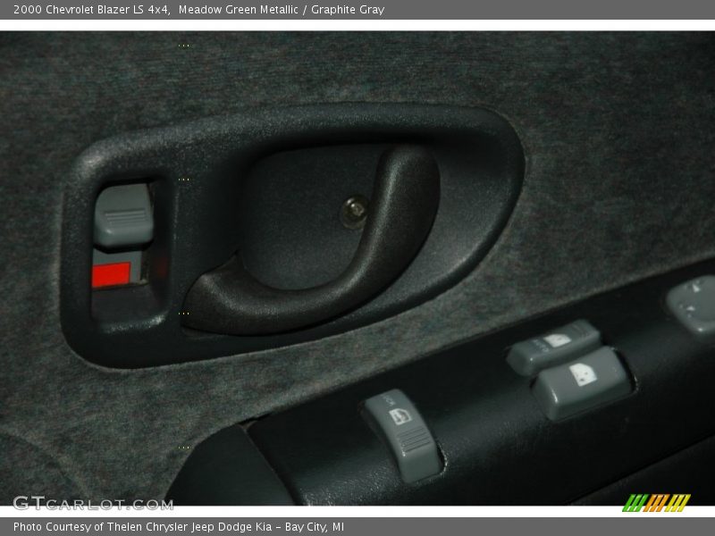 Meadow Green Metallic / Graphite Gray 2000 Chevrolet Blazer LS 4x4