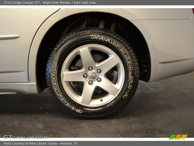 Bright Silver Metallic / Dark Slate Gray 2010 Dodge Charger SXT