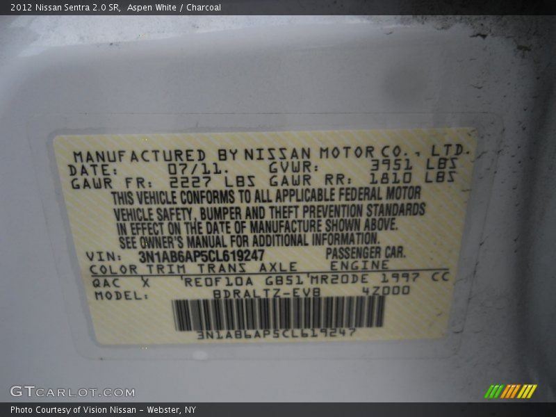 Aspen White / Charcoal 2012 Nissan Sentra 2.0 SR