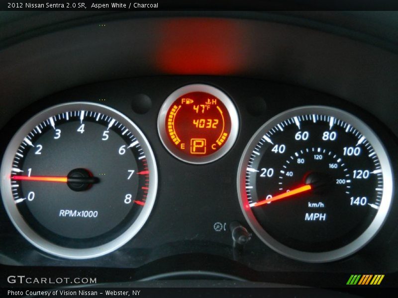 Aspen White / Charcoal 2012 Nissan Sentra 2.0 SR