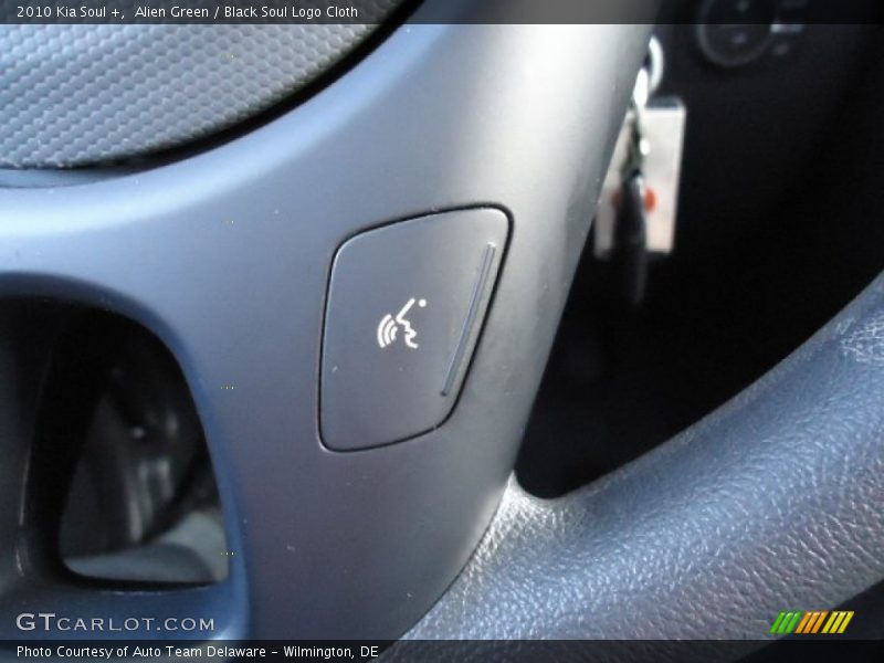 Alien Green / Black Soul Logo Cloth 2010 Kia Soul +
