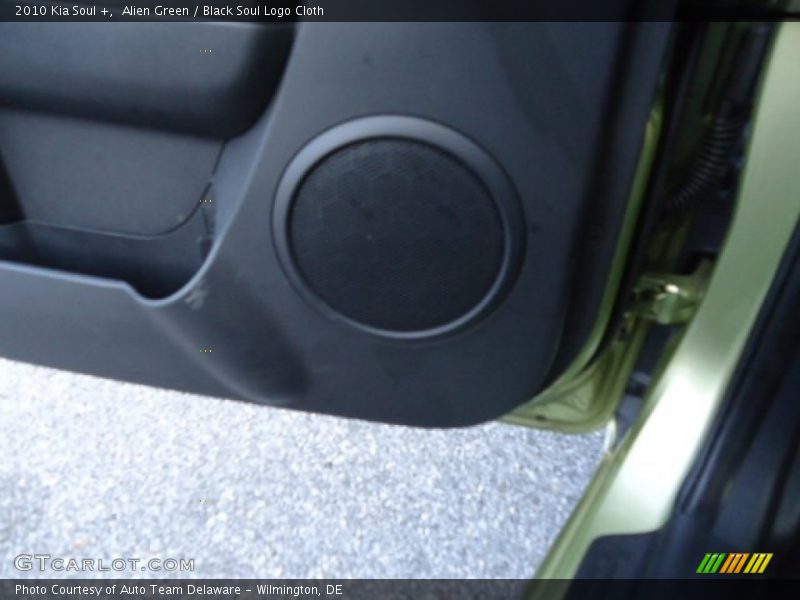 Alien Green / Black Soul Logo Cloth 2010 Kia Soul +