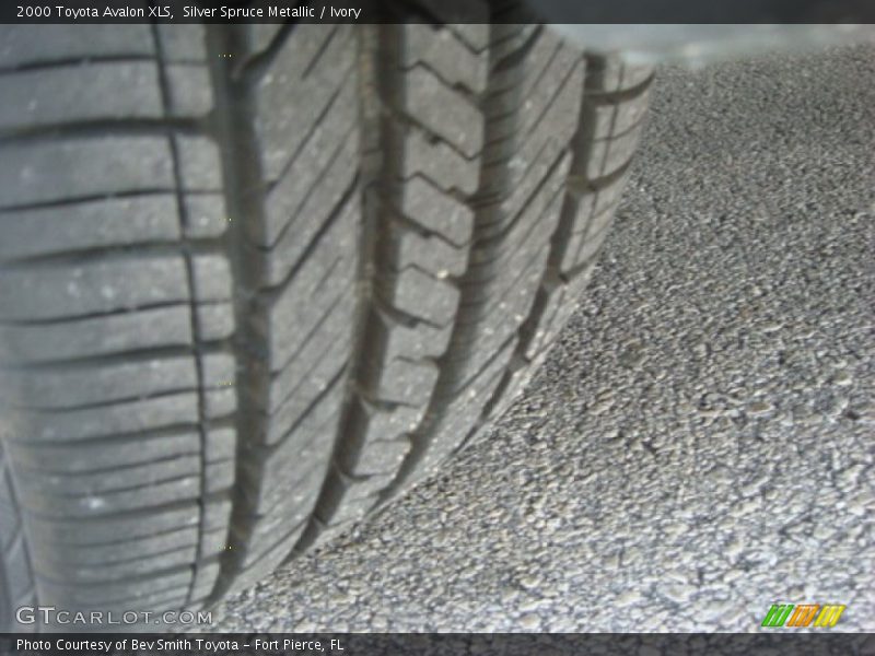 Silver Spruce Metallic / Ivory 2000 Toyota Avalon XLS