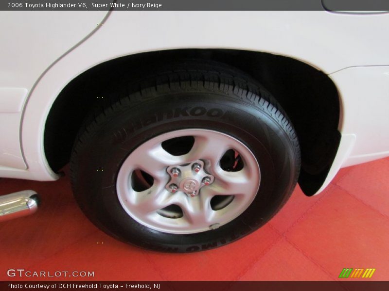 Super White / Ivory Beige 2006 Toyota Highlander V6