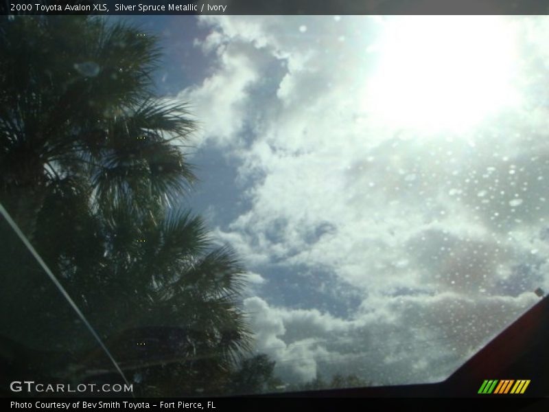 Silver Spruce Metallic / Ivory 2000 Toyota Avalon XLS