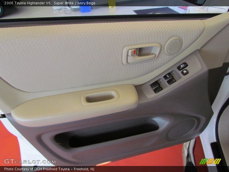 Super White / Ivory Beige 2006 Toyota Highlander V6