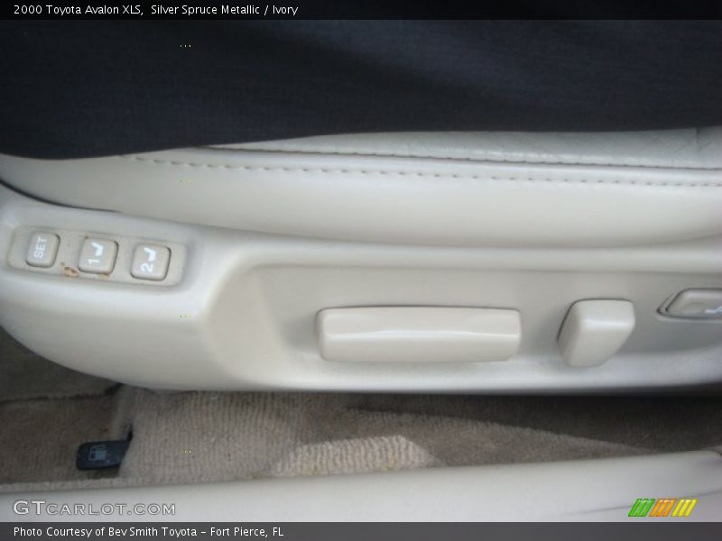 Silver Spruce Metallic / Ivory 2000 Toyota Avalon XLS