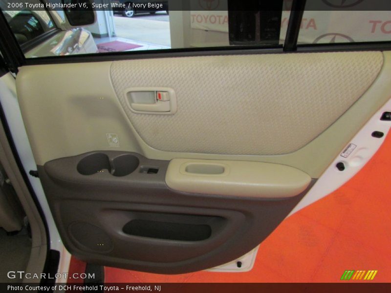Super White / Ivory Beige 2006 Toyota Highlander V6