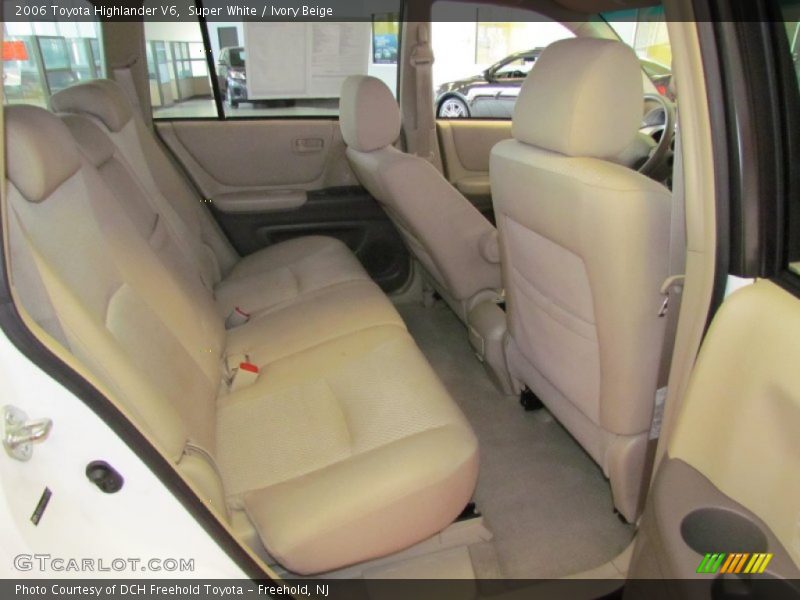 Super White / Ivory Beige 2006 Toyota Highlander V6
