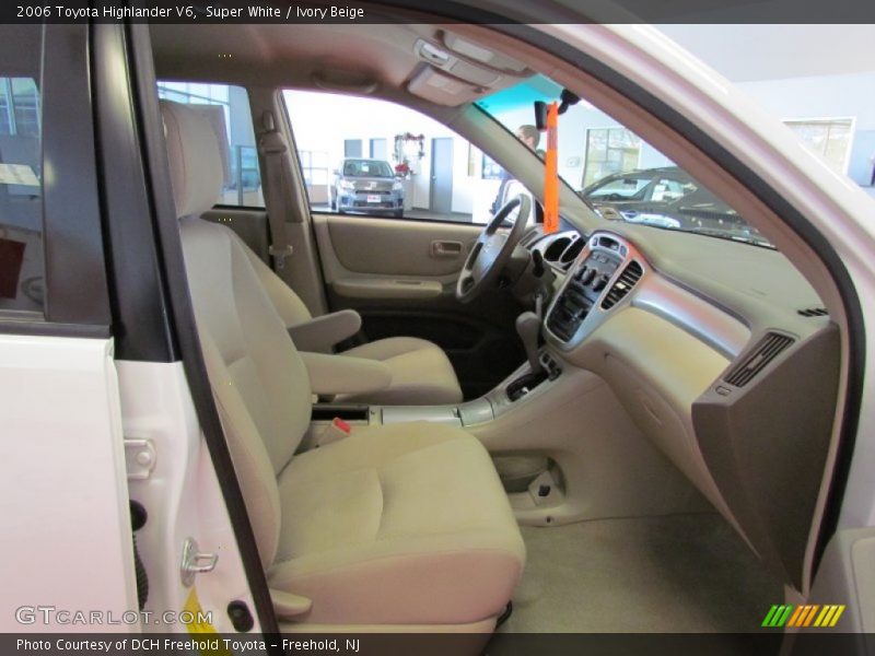 Super White / Ivory Beige 2006 Toyota Highlander V6