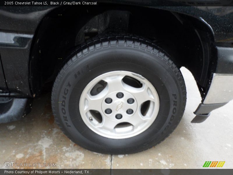 Black / Gray/Dark Charcoal 2005 Chevrolet Tahoe LS