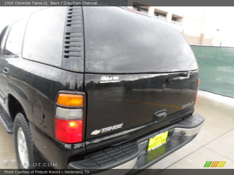 Black / Gray/Dark Charcoal 2005 Chevrolet Tahoe LS