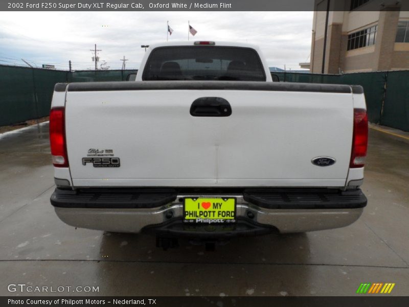 Oxford White / Medium Flint 2002 Ford F250 Super Duty XLT Regular Cab