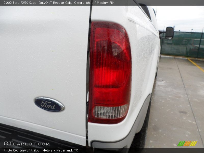 Oxford White / Medium Flint 2002 Ford F250 Super Duty XLT Regular Cab