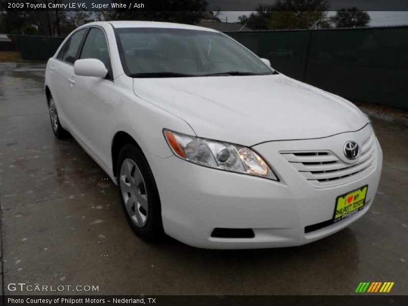 Super White / Ash 2009 Toyota Camry LE V6