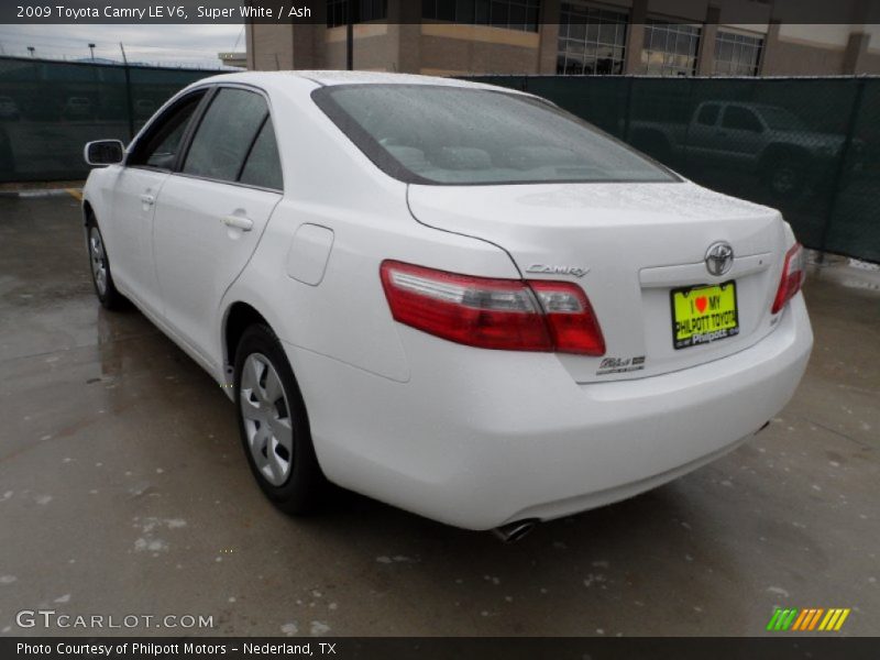 Super White / Ash 2009 Toyota Camry LE V6