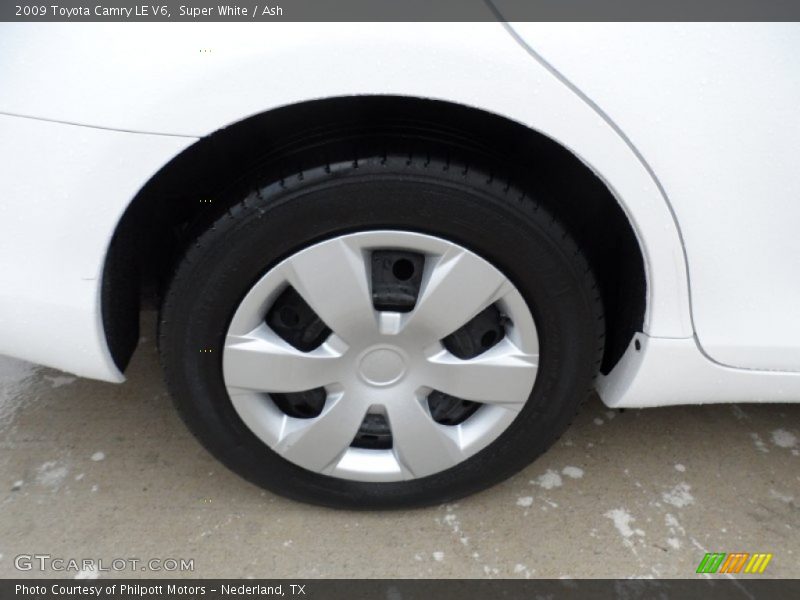 Super White / Ash 2009 Toyota Camry LE V6
