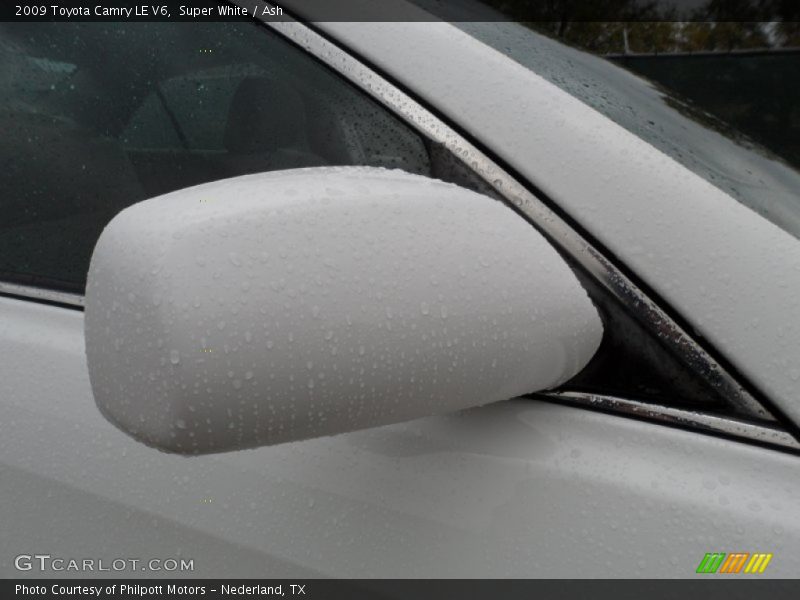 Super White / Ash 2009 Toyota Camry LE V6