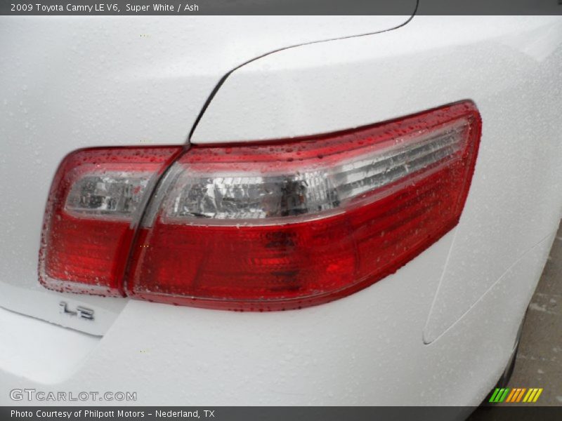 Super White / Ash 2009 Toyota Camry LE V6