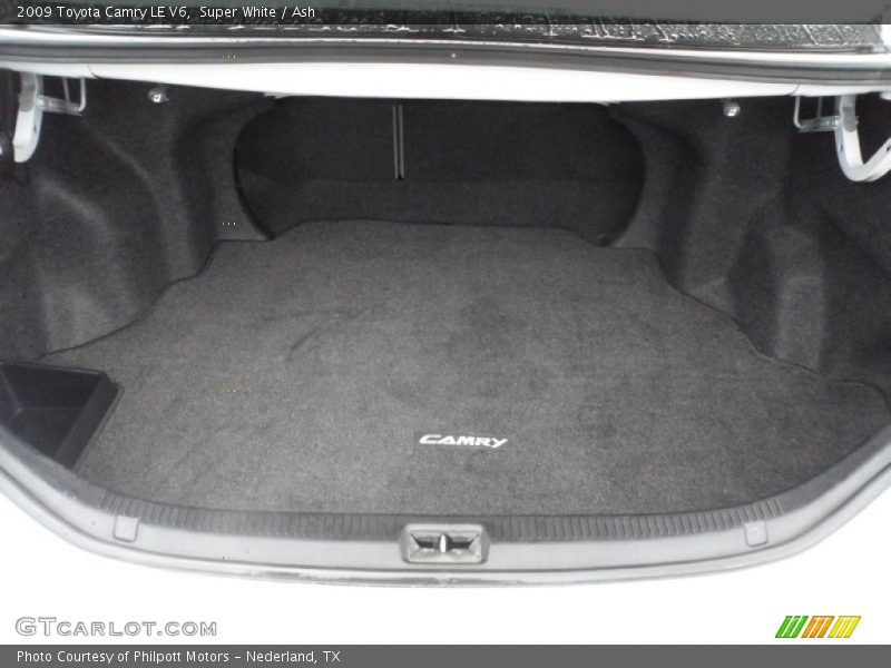 Super White / Ash 2009 Toyota Camry LE V6