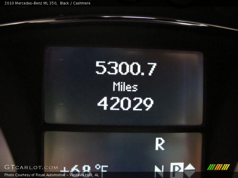 Black / Cashmere 2010 Mercedes-Benz ML 350