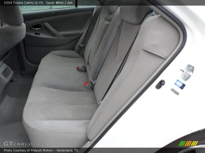 Super White / Ash 2009 Toyota Camry LE V6