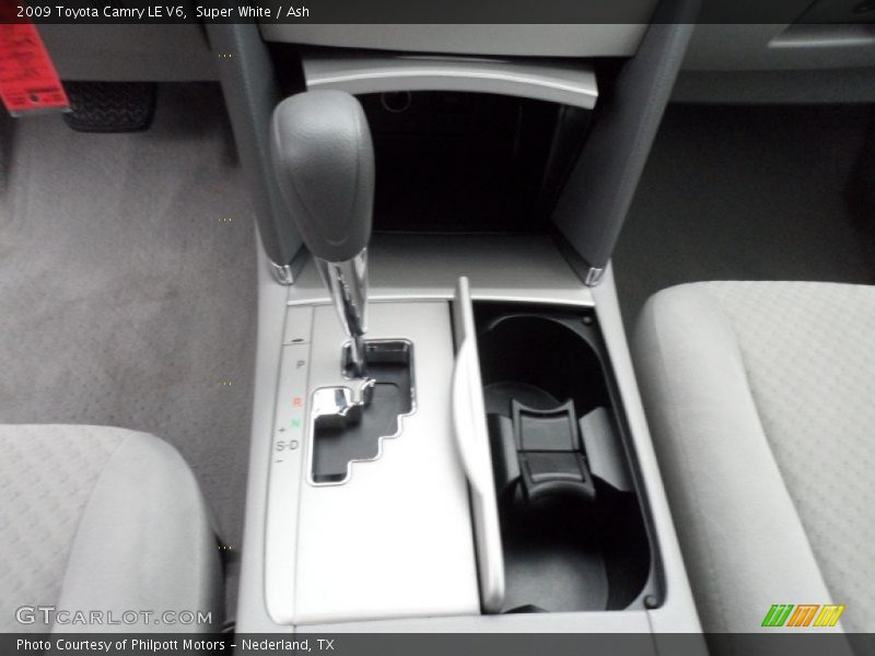 Super White / Ash 2009 Toyota Camry LE V6