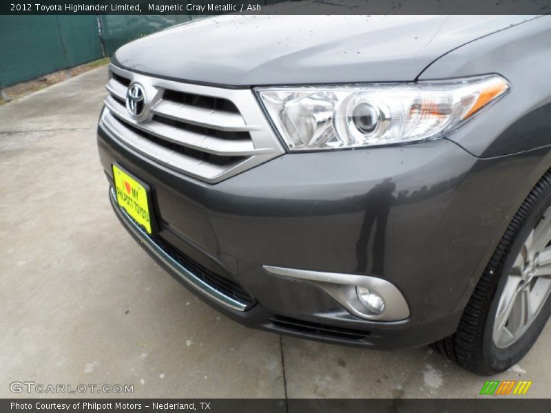 Magnetic Gray Metallic / Ash 2012 Toyota Highlander Limited