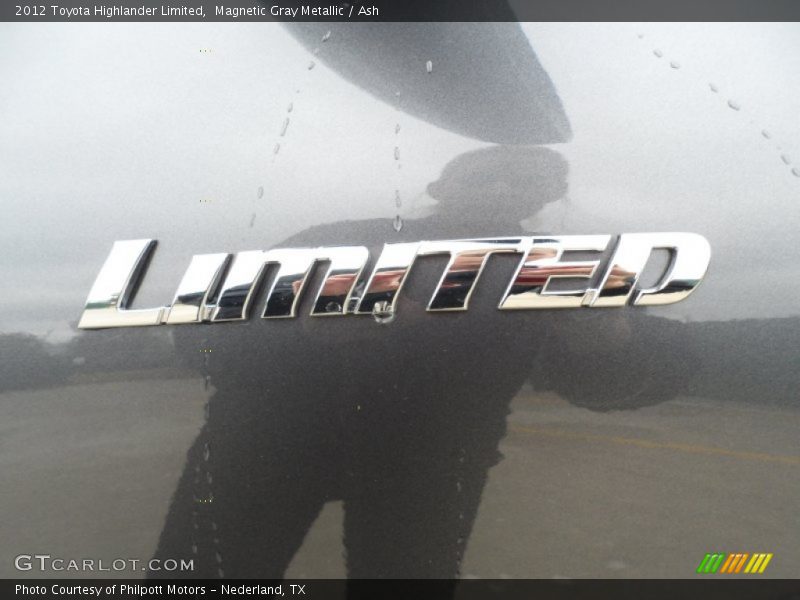 Magnetic Gray Metallic / Ash 2012 Toyota Highlander Limited