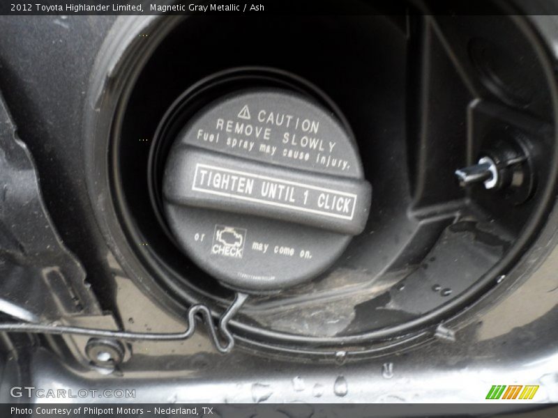 Magnetic Gray Metallic / Ash 2012 Toyota Highlander Limited