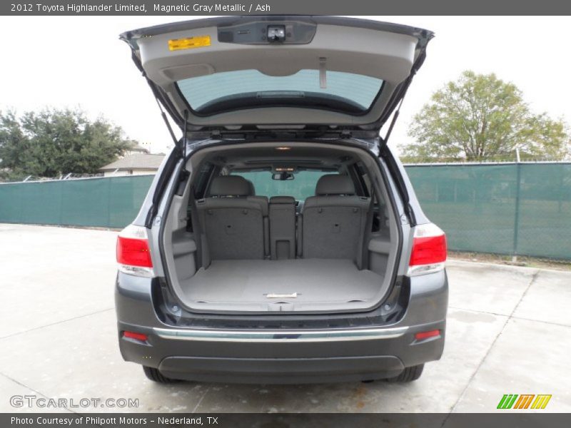 Magnetic Gray Metallic / Ash 2012 Toyota Highlander Limited