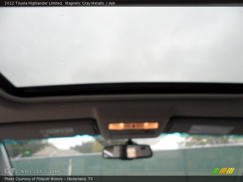 Magnetic Gray Metallic / Ash 2012 Toyota Highlander Limited