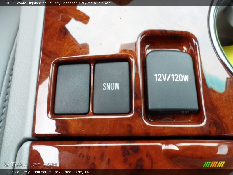 Magnetic Gray Metallic / Ash 2012 Toyota Highlander Limited