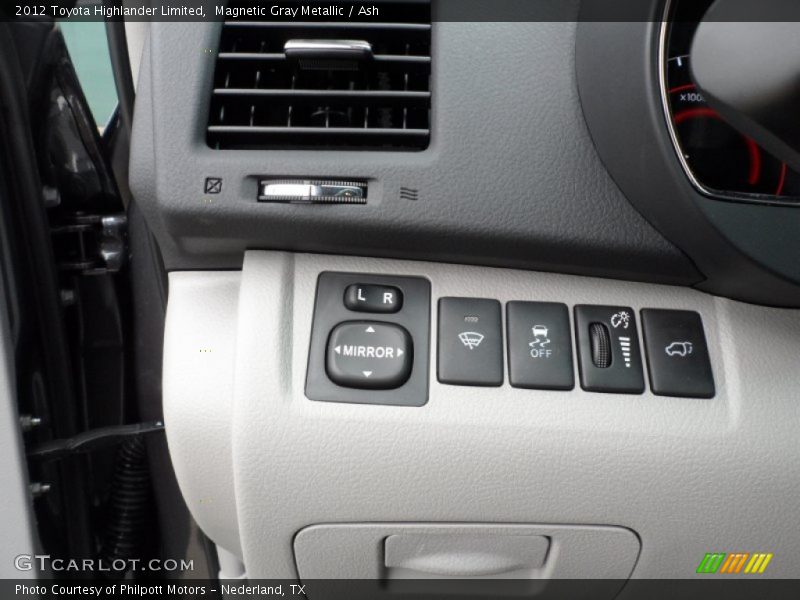 Magnetic Gray Metallic / Ash 2012 Toyota Highlander Limited