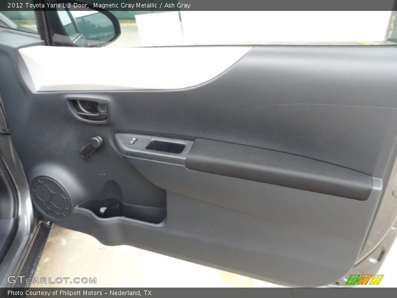 Magnetic Gray Metallic / Ash Gray 2012 Toyota Yaris L 3 Door