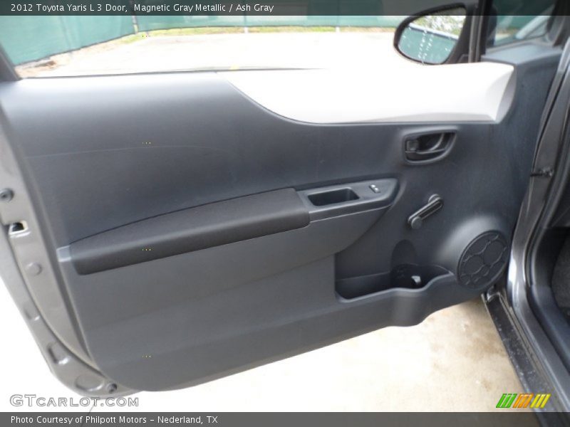 Magnetic Gray Metallic / Ash Gray 2012 Toyota Yaris L 3 Door