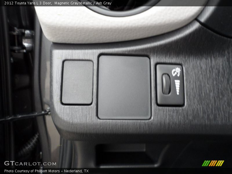 Magnetic Gray Metallic / Ash Gray 2012 Toyota Yaris L 3 Door