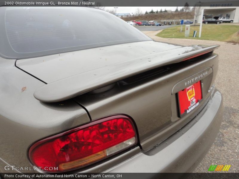 Bronze Mist / Neutral 2002 Oldsmobile Intrigue GL