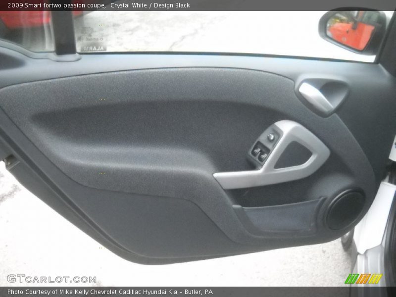 Crystal White / Design Black 2009 Smart fortwo passion coupe