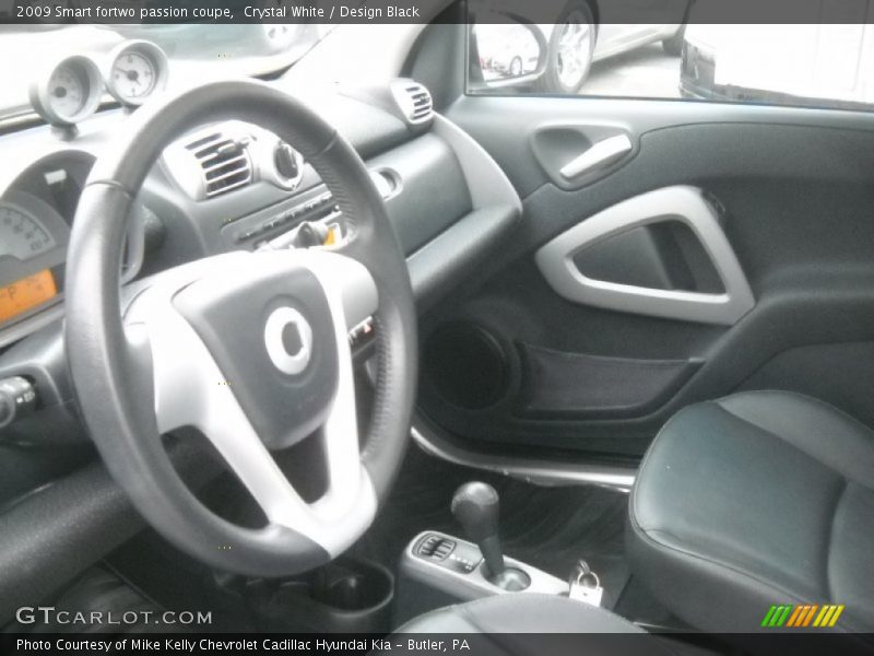 Crystal White / Design Black 2009 Smart fortwo passion coupe