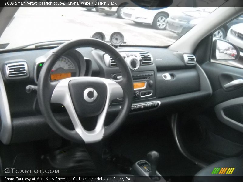 Crystal White / Design Black 2009 Smart fortwo passion coupe