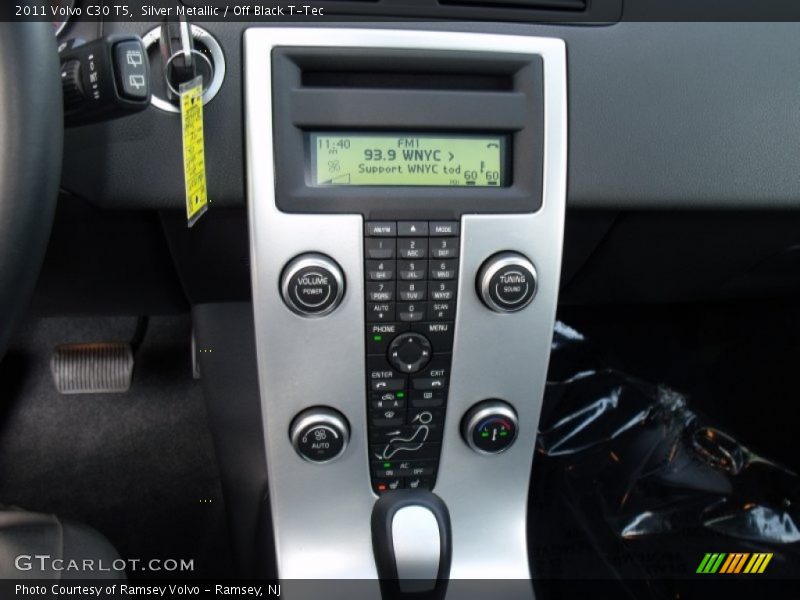 Silver Metallic / Off Black T-Tec 2011 Volvo C30 T5