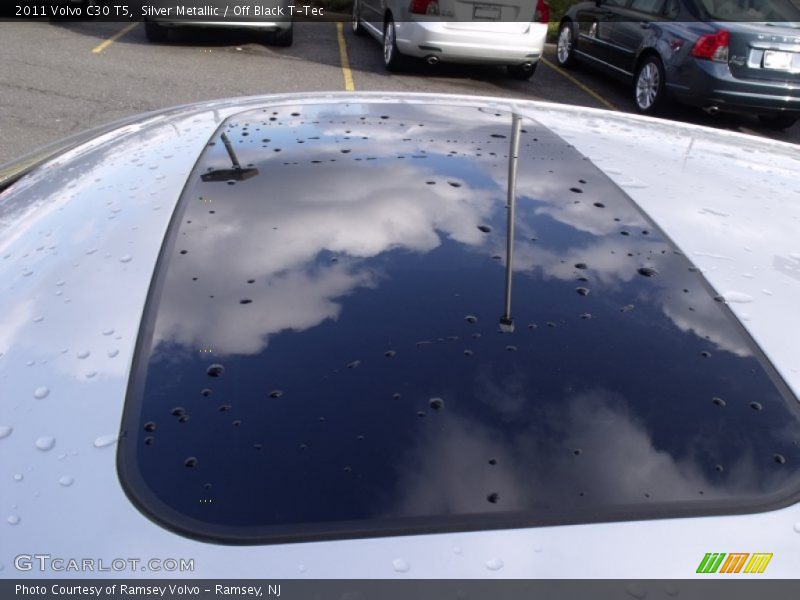 Silver Metallic / Off Black T-Tec 2011 Volvo C30 T5
