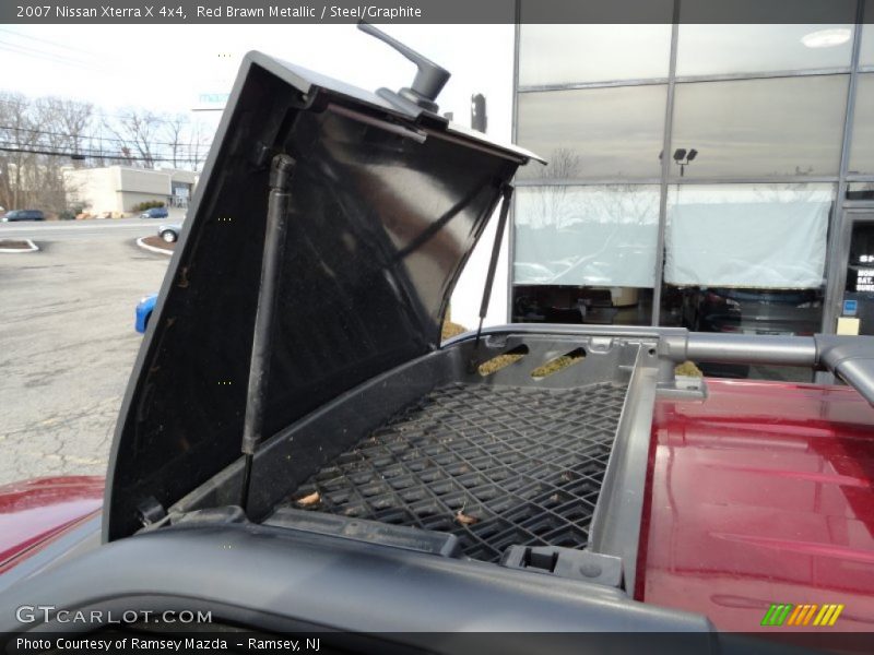 Roof Rack Compartment - 2007 Nissan Xterra X 4x4