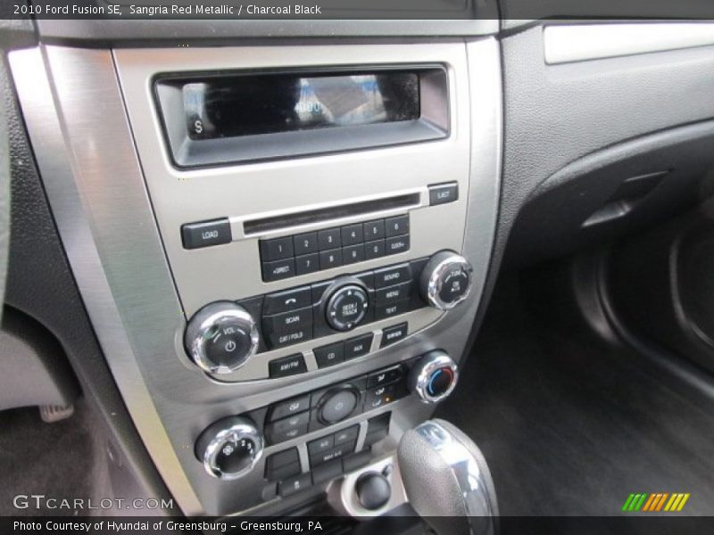 Sangria Red Metallic / Charcoal Black 2010 Ford Fusion SE
