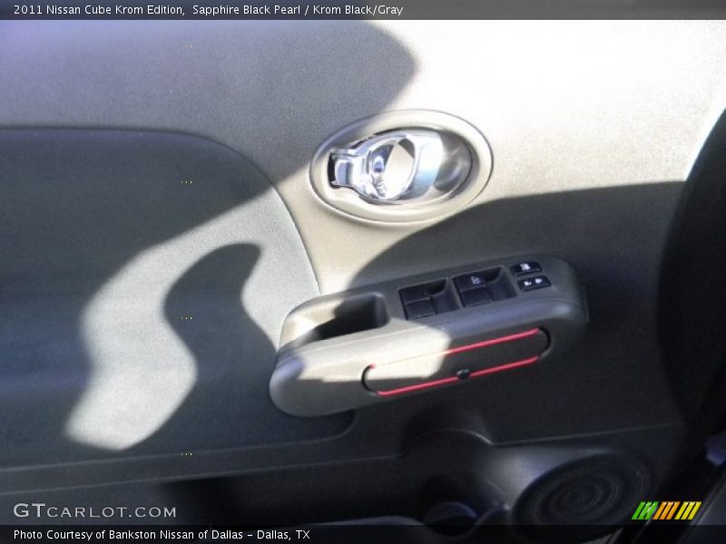 Sapphire Black Pearl / Krom Black/Gray 2011 Nissan Cube Krom Edition