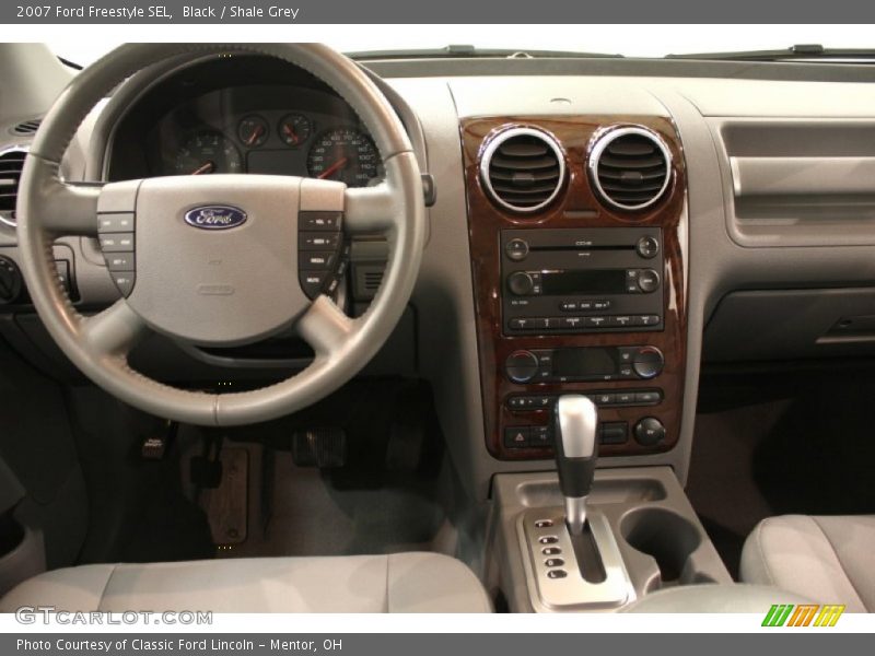 Black / Shale Grey 2007 Ford Freestyle SEL